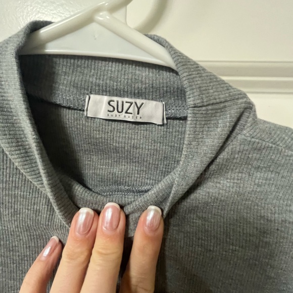 Women Top - Picture 2 of 3